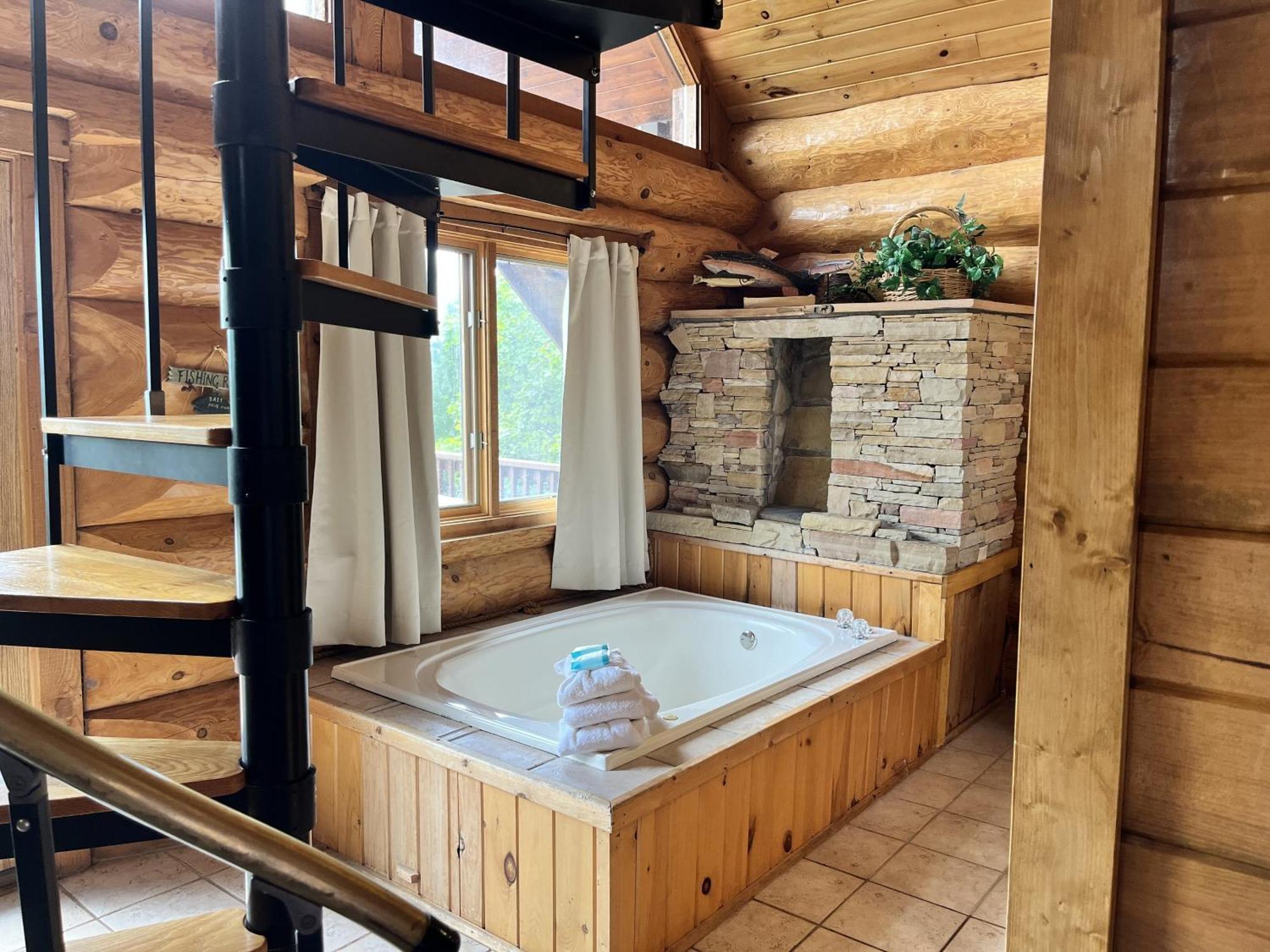 Infinite Views - Secluded With Mountain Views Cabin 개틀린버그 외부 사진